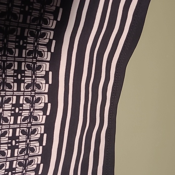 Max Studio Size S Slightly Above the Knee Dress - Picture 5 of 7